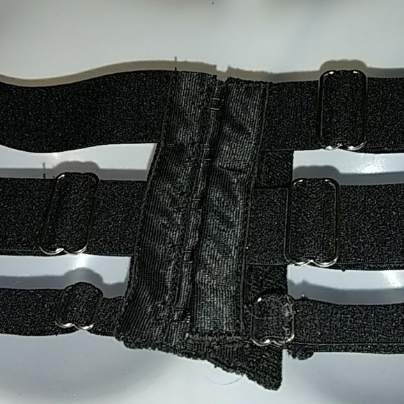 Black bra - Picture 3 of 3